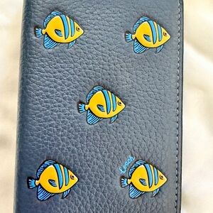 Coach Brixton Baker Blue Pebbled Leather Wallet With Yellow Fish Folding CU125|